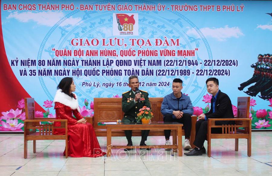 Giao lưu tọa đàm “Quân đội anh hùng, quốc phòng vững mạnh” tại Trường THPT B Phủ Lý