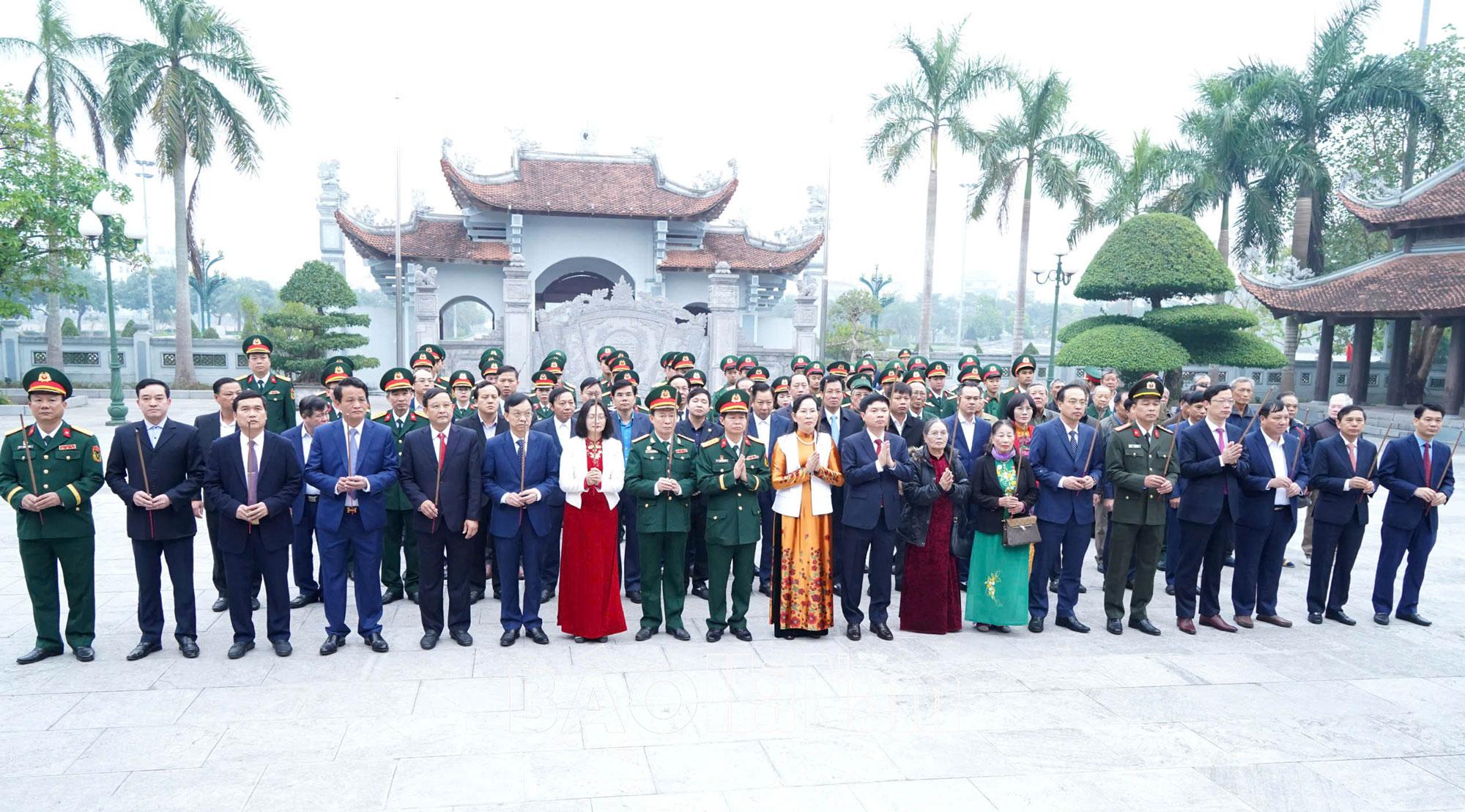 Lãnh đạo tỉnh dâng hương tưởng niệm các Anh hùng liệt sỹ nhân kỷ niệm 80 năm Ngày thành lập Quân đội nhân dân Việt Nam