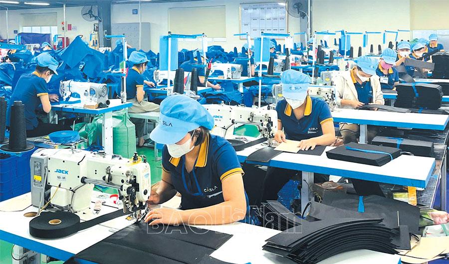 Xuất nhập khẩu hàng hóa khẳng định động lực tăng trưởng kinh tế