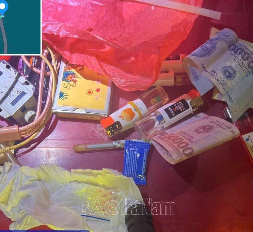 Lực lượng Cảnh sát giao thông Bình Lục bắt quả tang đối tượng tàng trữ ma tuý