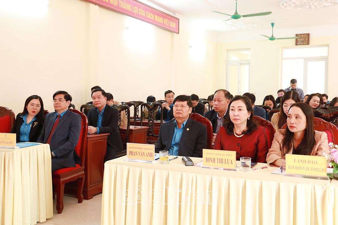 Sơ kết 3 năm thực hiện Nghị quyết 02-NQ/TW của Bộ Chính trị về đổi mới tổ chức và hoạt động của Công đoàn Việt Nam trong tình hình mới