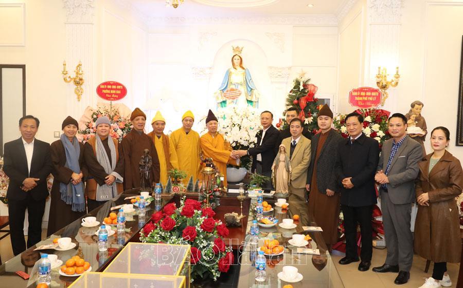 Hòa thượng Thích Thanh Quyết chúc mừng Giáo xứ Phủ Lý nhân dịp Lễ Giáng sinh