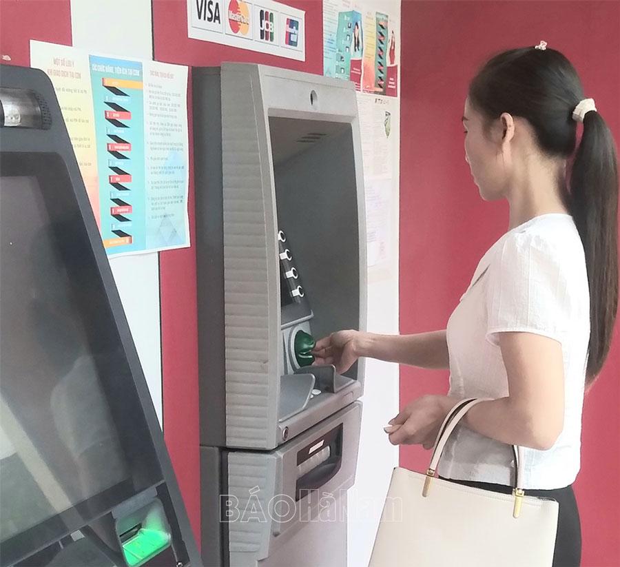 Mở rộng mạng lưới ATM, POS ở khu vực nông thôn