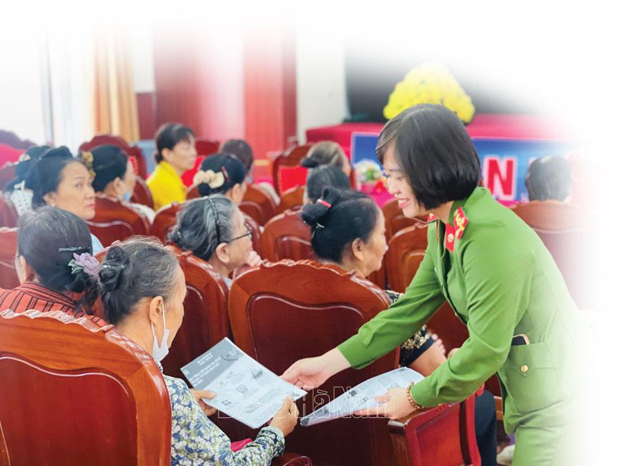 Tăng cường năng lực tiếp cận pháp luật cho người dân, doanh nghiệp