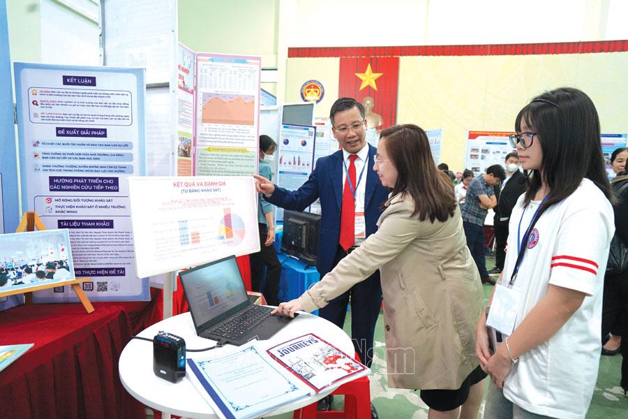 Thực tiễn giáo dục STEM – Nhìn từ các cuộc thi KHKT dành cho học sinh trung học