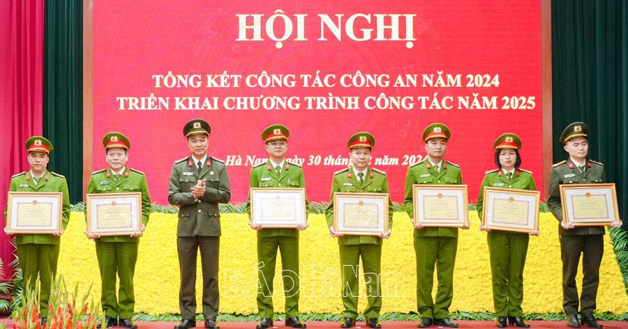 Những việc làm theo gương Bác ở Đảng bộ Công an tỉnh