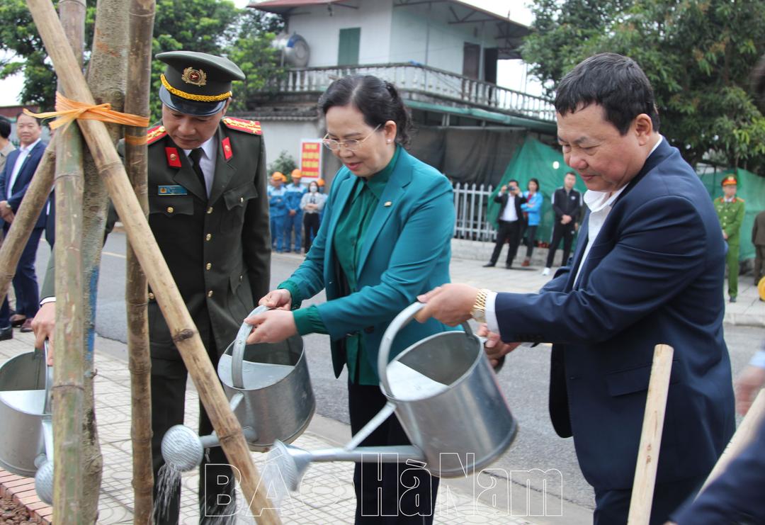 Phát động “Tết trồng cây đời đời nhớ ơn Bác Hồ” nhân dịp Xuân Ất Tỵ
