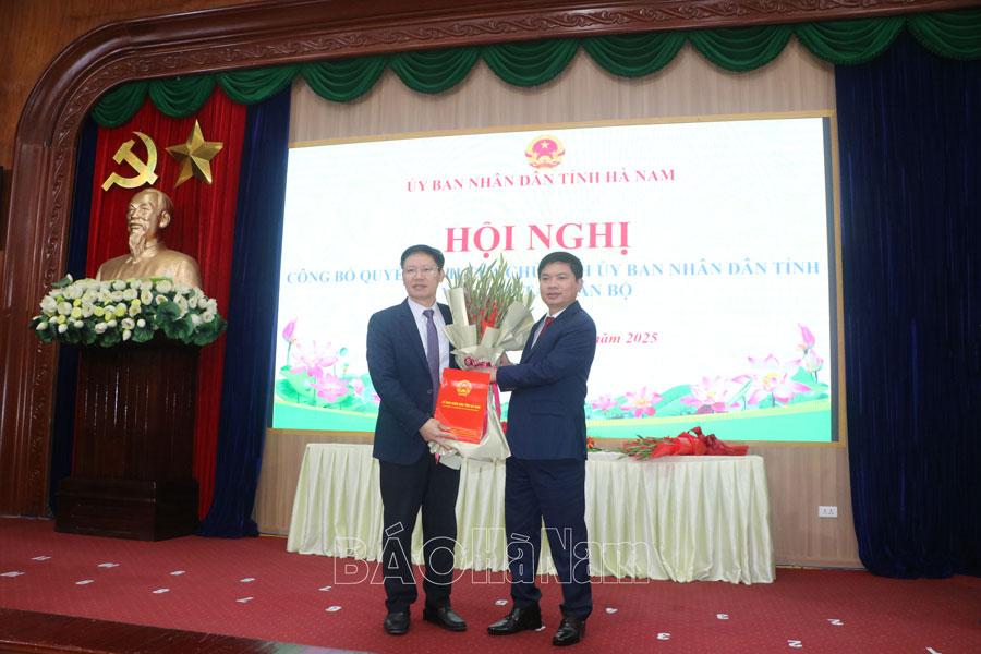 Công bố quyết định bổ nhiệm Trưởng Ban Quản lý Khu đại học Nam Cao