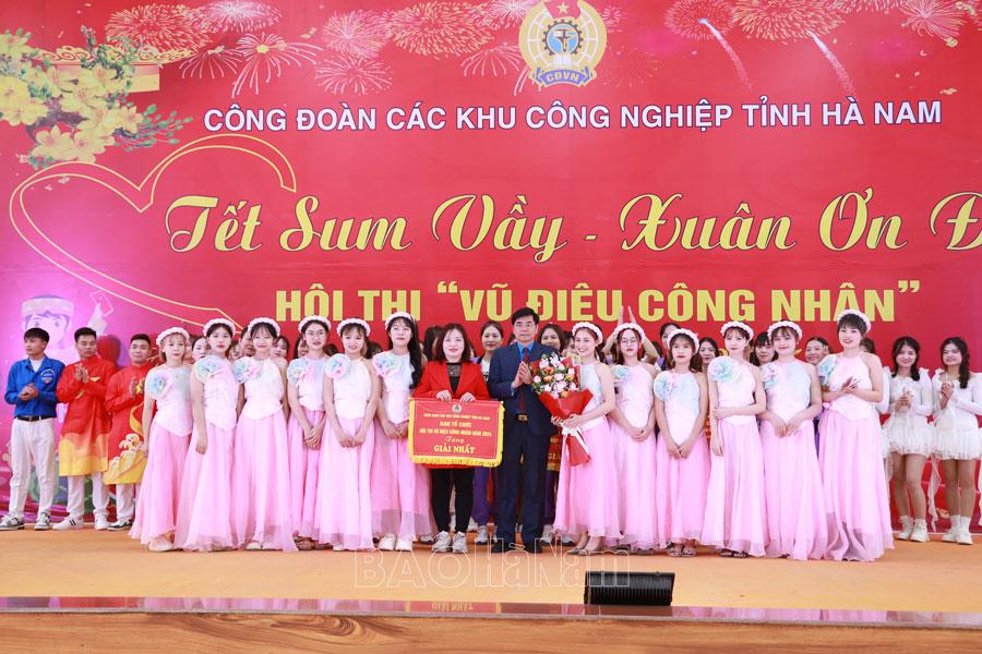 Chương trình “Tết sum vầy - Xuân ơn Đảng”