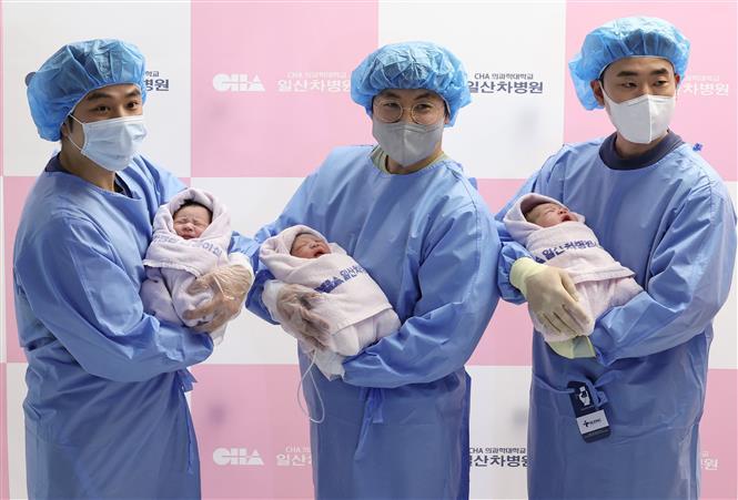 Hàn Quốc: Tín hiệu sáng trong khủng hoảng tỷ suất sinh