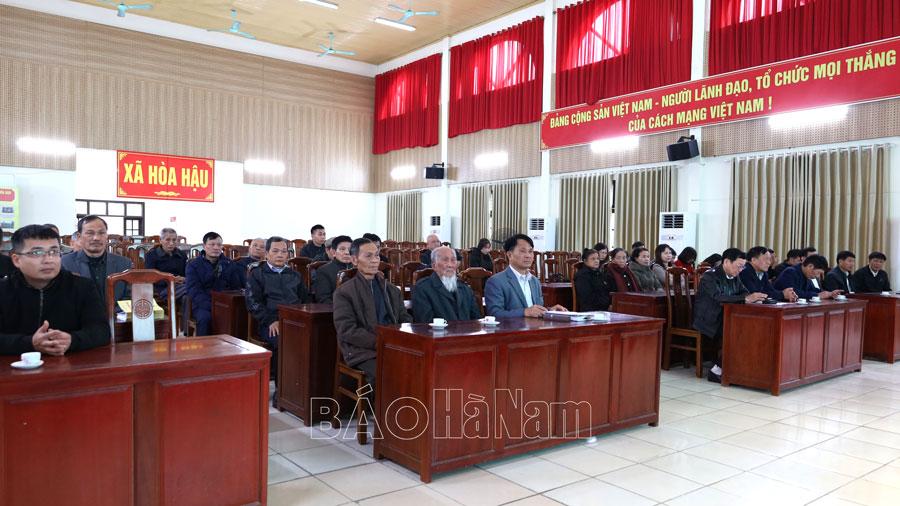 Đảng bộ xã Hòa Hậu tổ chức trao tặng Huy hiệu Đảng đợt 3/2