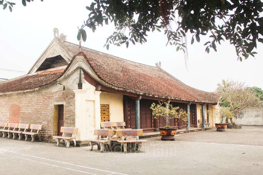 Vẻ đẹp kiến trúc và lễ hội đình Đông Trụ