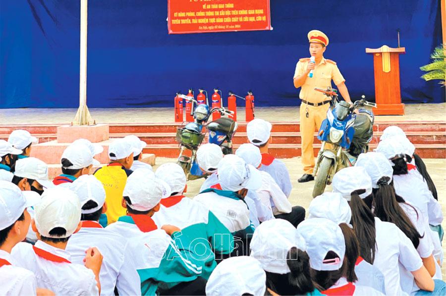 Mô hình “Dân vận khéo” tuyên truyền, tư vấn, hỗ trợ pháp luật cho học sinh ở Bình Lục