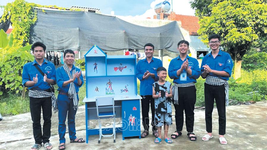 Xung kích tình nguyện vì cuộc sống cộng đồng