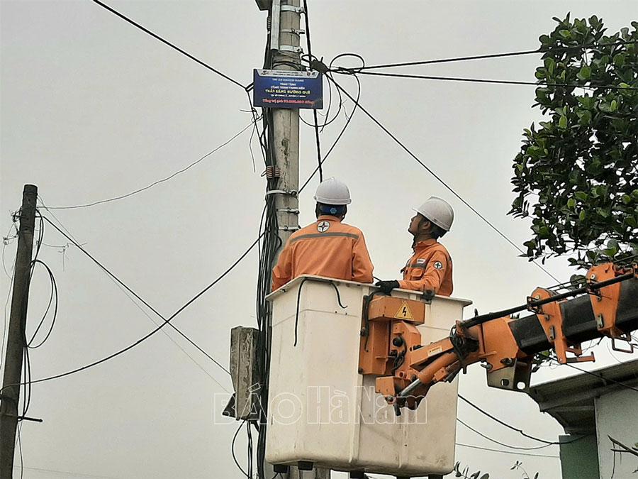 Nâng cao chất lượng nguồn điện phục vụ các doanh nghiệp