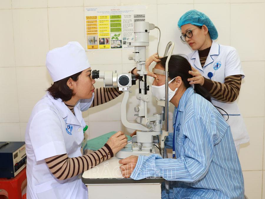 Những thầy thuốc - đảng viên ở Bệnh viện Mắt Hà Nam