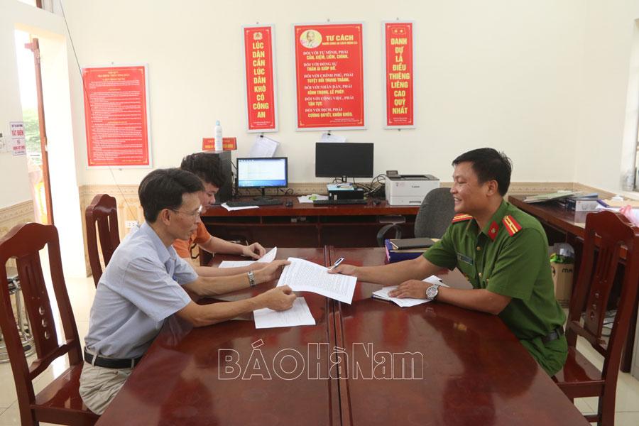 Trưởng công an xã tận tụy, vì nhân dân phục vụ