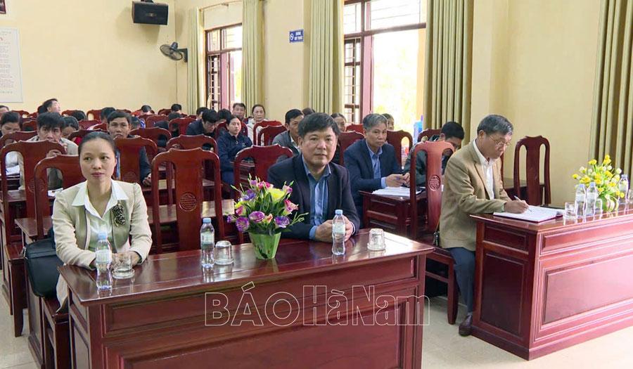 Hơn 60 cán bội, hội viên nông dân được tập huấn kiến thức, kỹ năng phổ biến, giáo dục pháp luật
