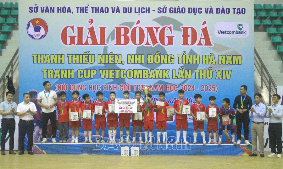Bế mạc Giải bóng đá Thanh thiếu niên, nhi đồng tỉnh Hà Nam lần thứ XIV - Cúp Vietcombank