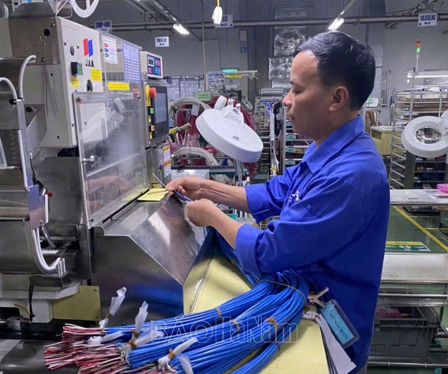 Tự hào khi được đứng trong hàng ngũ của Đảng