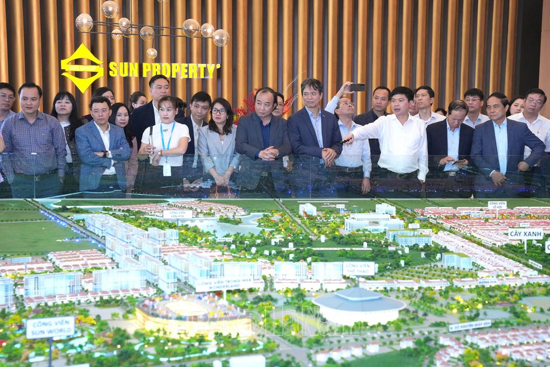 Đại học Kinh tế quốc dân tìm hiểu môi trường đầu tư tại Khu Đại học Nam Cao