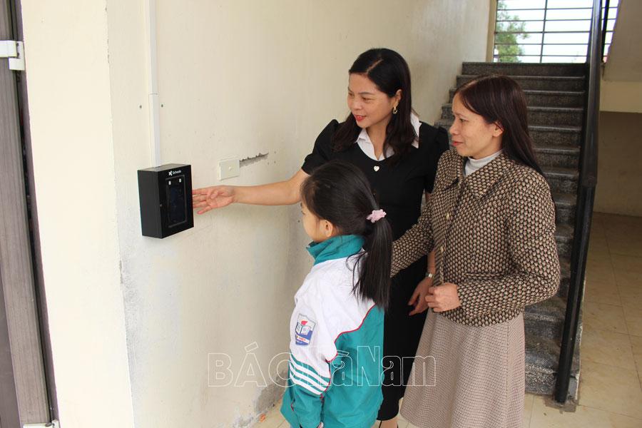 Điểm danh thông minh - Giải pháp tích cực trong quản lý học sinh ở Phủ Lý