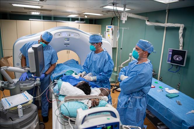 Mỹ đẩy mạnh tinh gọn bộ máy, cắt giảm 10.000 việc làm trong ngành y tế