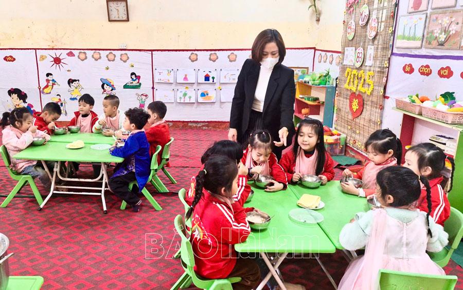 Bảo đảm an toàn vệ sinh thực phẩm bữa ăn bán trú cho học sinh