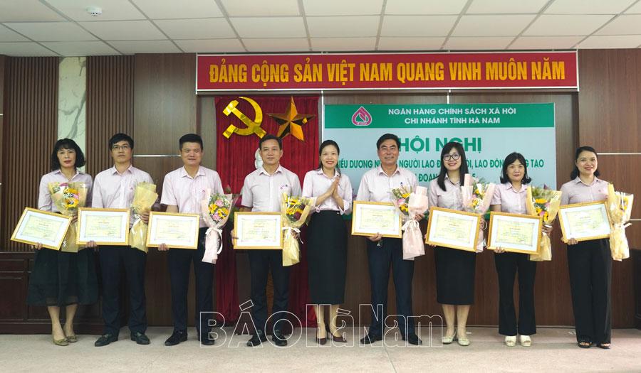 Chi nhánh NHCSXH tỉnh Hà Nam tổng kết công tác thi đua, khen thưởng giai đoạn 2020 – 2025