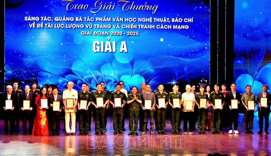 Hà Nam đoạt giải A và B Giải thưởng sáng tác, quảng bá các tác phẩm VHNT, báo chí về LLVT và chiến tranh cách mạng