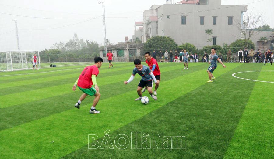 Bóng đá “phủi” - Nơi kết nối những người đam mê môn thể thao vua