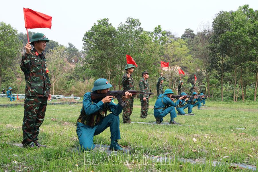 Chiến sĩ “sao vuông” Duy Tiên đua tài bắn giỏi