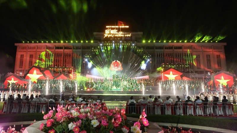 Tổng Bí thư Tô Lâm dự Chương trình nghệ thuật “Đất nước trọn niềm vui”