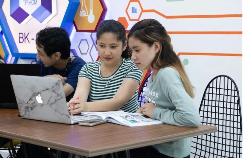 Thí sinh cả nước bắt đầu đăng ký dự thi tốt nghiệp THPT năm 2025