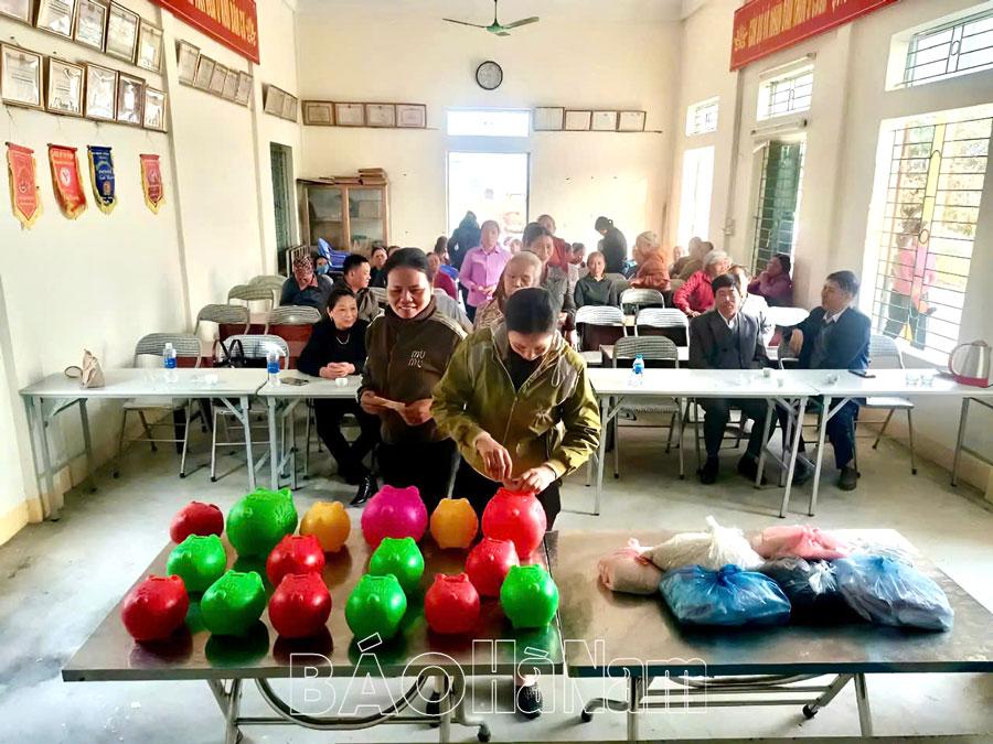 Hiệu quả mô hình “Nuôi lợn đất, hũ gạo tiết kiệm” của Hội LHPN xã Thanh Thuỷ