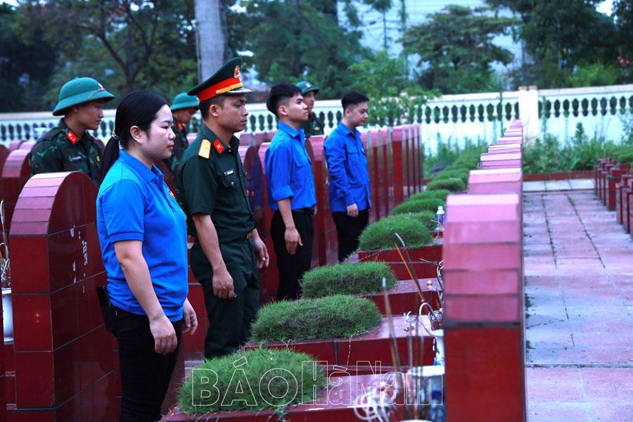 Thắp nến tri ân tại Nghĩa trang liệt sỹ phường Lê Hồng Phong – Châu Sơn