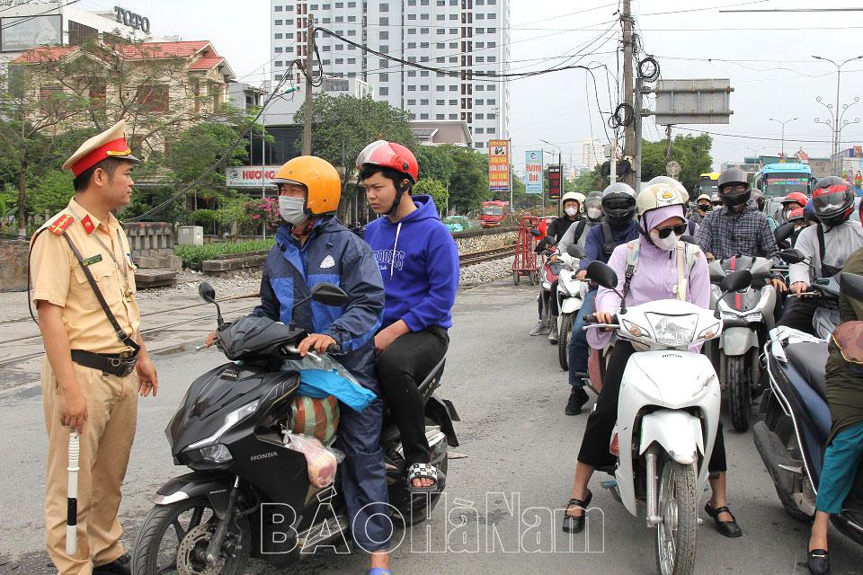 587 trường hợp vi phạm trật tự an toàn giao thông dịp nghỉ lễ 30/4 - 1/5