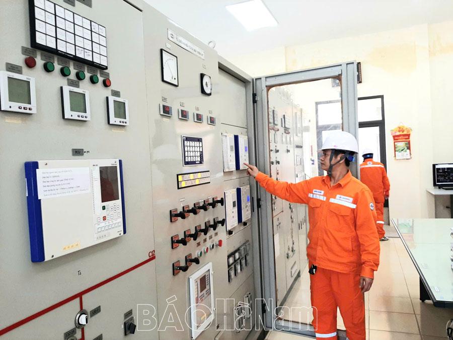 Phấn đấu cấp điện an toàn, ổn định, chất lượng cho khách hàng