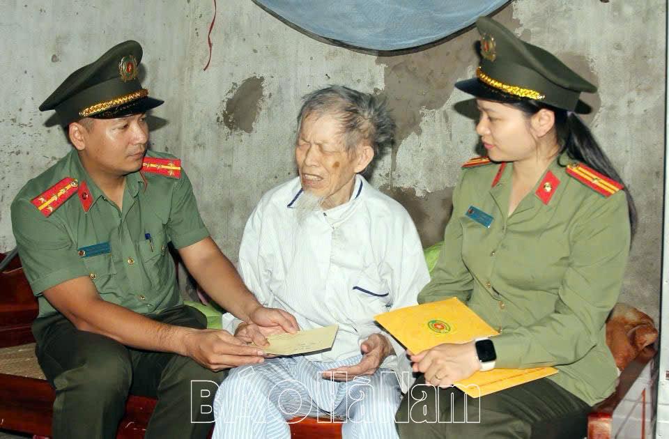 Vinh dự được Trung ương Đoàn trao Giải thưởng Lý Tự Trọng