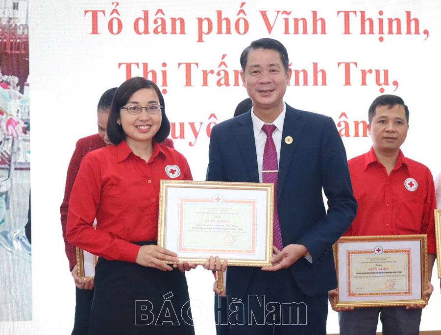 Một cán bộ Hội Chữ thập đỏ 30 lần hiến máu tình nguyện