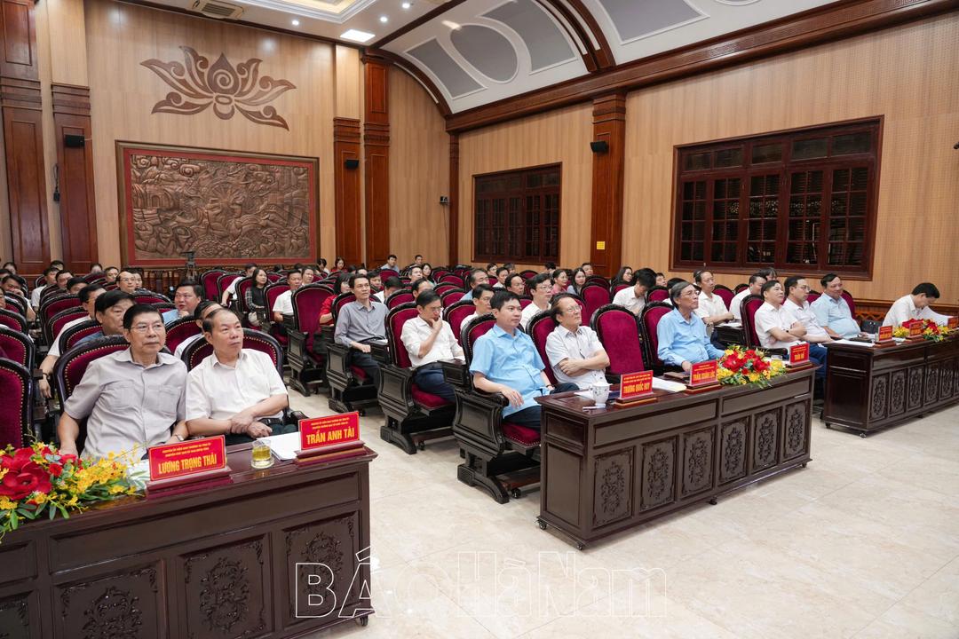 Hội nghị toàn quốc quán triệt, triển khai thực hiện Nghị quyết số 66-NQ/TW và Nghị quyết số 68-NQ/TW của Bộ Chính trị