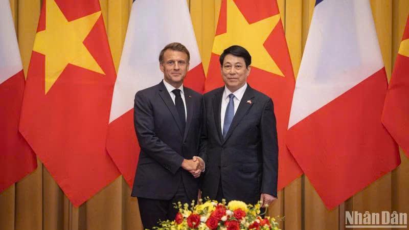 Chủ tịch nước Lương Cường hội đàm với Tổng thống Pháp Emmanuel Macron