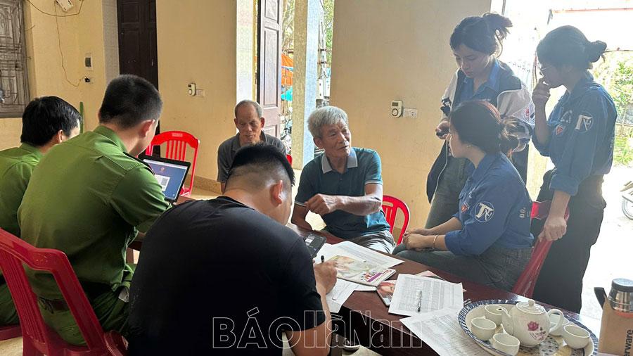 Người dân Lý Nhân tích cực tham gia góp ý Dự thảo sửa đổi Hiến pháp năm 2013