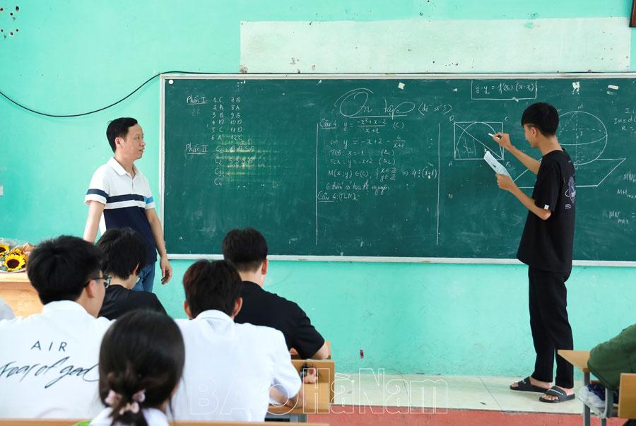 Chủ động ôn tập cho học sinh lớp 12