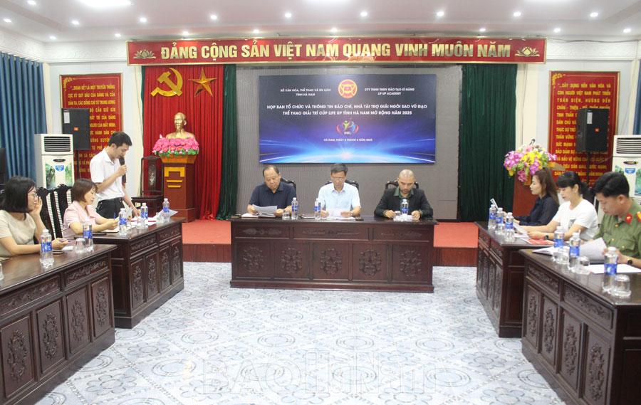 Họp Ban tổ chức Giải Ngôi sao vũ đạo thể thao giải trí Cúp Life Up Hà Nam mở rộng năm 2025