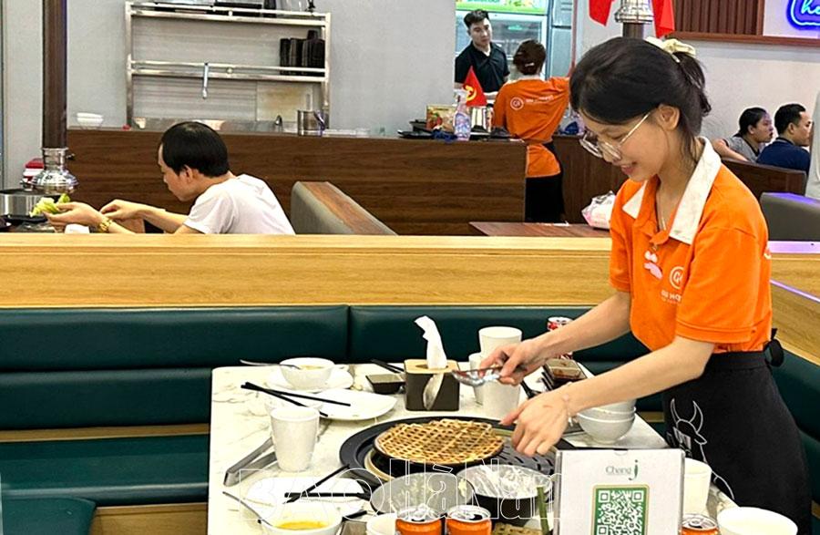 Việc làm thời vụ hè "hút" lao động