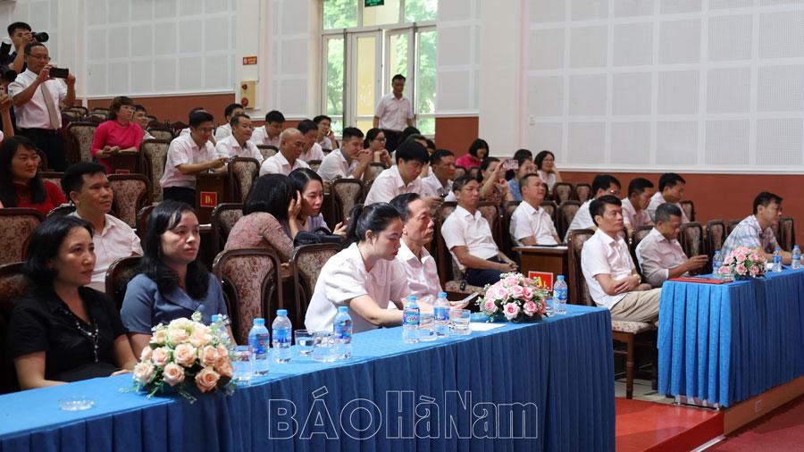 Bế giảng lớp Trung cấp lý luận chính trị hệ không tập trung