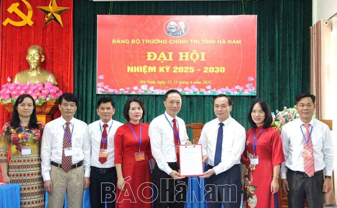 Đảng bộ Trường Chính trị tỉnh phấn đấu 100% cán bộ, viên chức làm chủ kỹ năng số trong giảng dạy, nghiên cứu khoa học