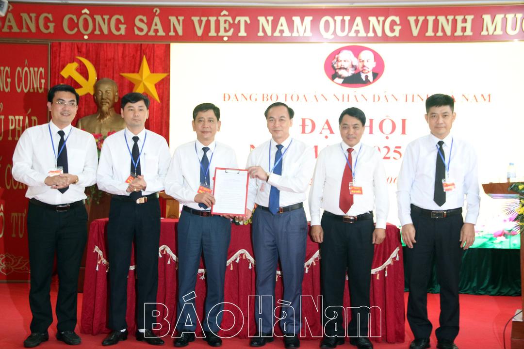 Đảng bộ Tòa án nhân dân tỉnh phấn đấu đạt và vượt các chỉ tiêu đề ra