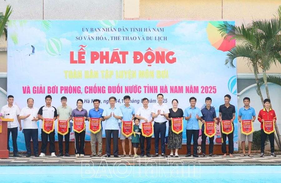 Phát động toàn dân tập luyện môn bơi và Giải bơi phòng, chống đuối nước năm 2025